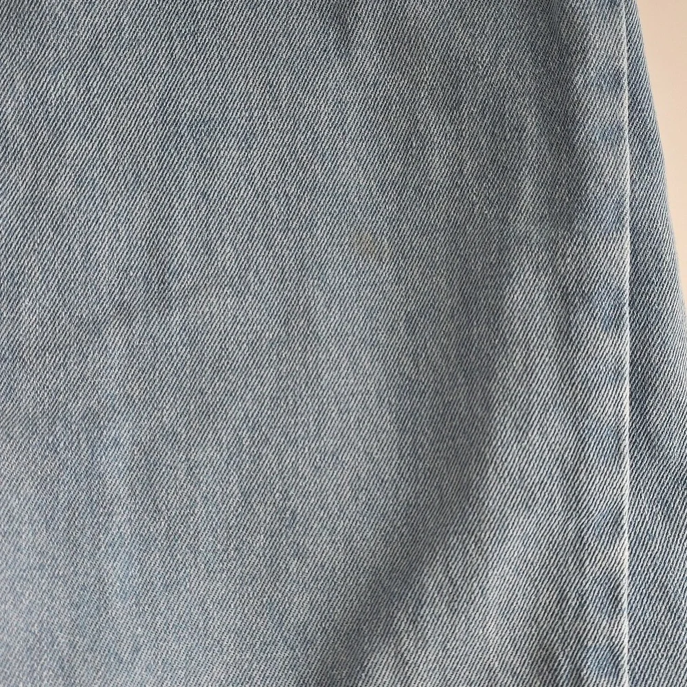 High-Waisted Mom Jeans Medium G136